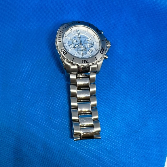 Michael Kors Chronograph Oversized MK 8253 Vintage - Picture 6 of 16